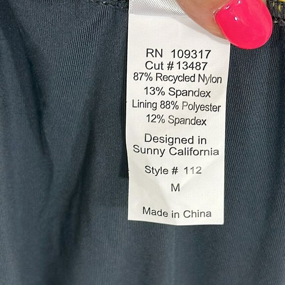 Sunsets Swimsuit Size Medium One Piece Veronica Twilight Blooms NWT - Picture 15 of 15